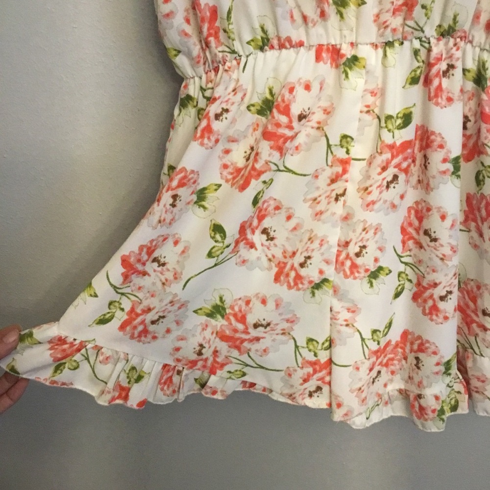 UO Pins And Needles Floral Romper Size M NWOT - Picture 6 of 16